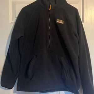 BLACK LL BEAN PULLOVER